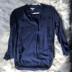 Navy blue gap rayon quarter sleeve blouse.